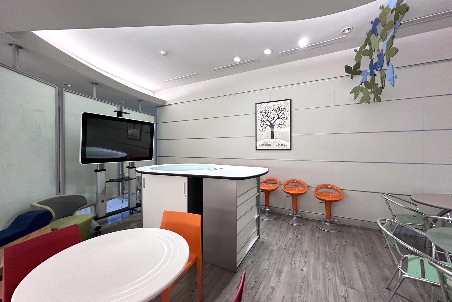 Phihong office environment, featuring modern design and comfortable spaces that foster innovation and collaboration.